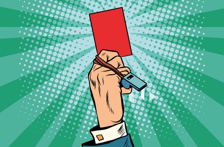 Comic-Hand mit Trillerpfeife hält eine rote Karte in die Höhe.