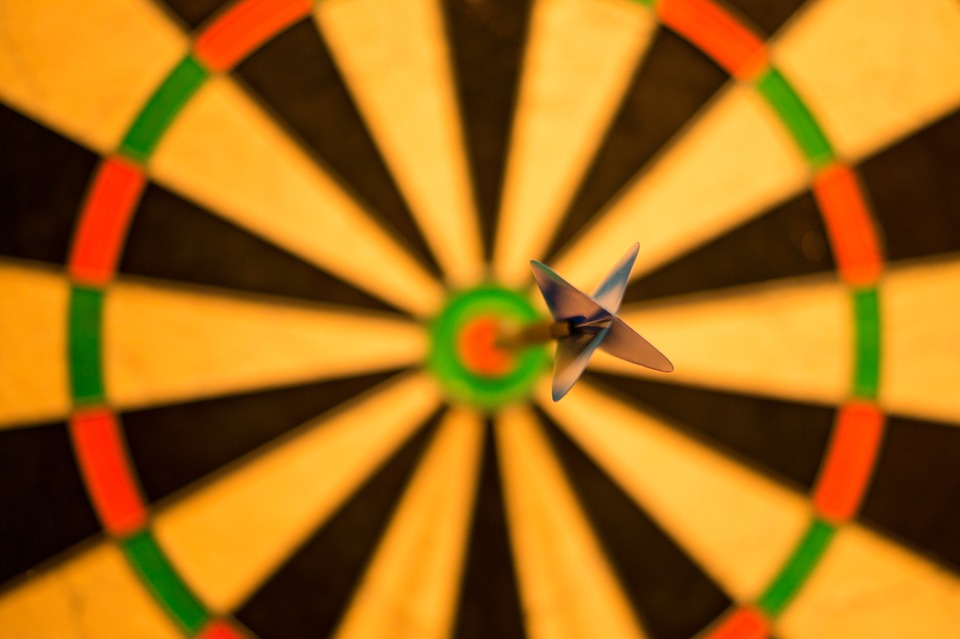Dart Pfeil in Zielscheibe