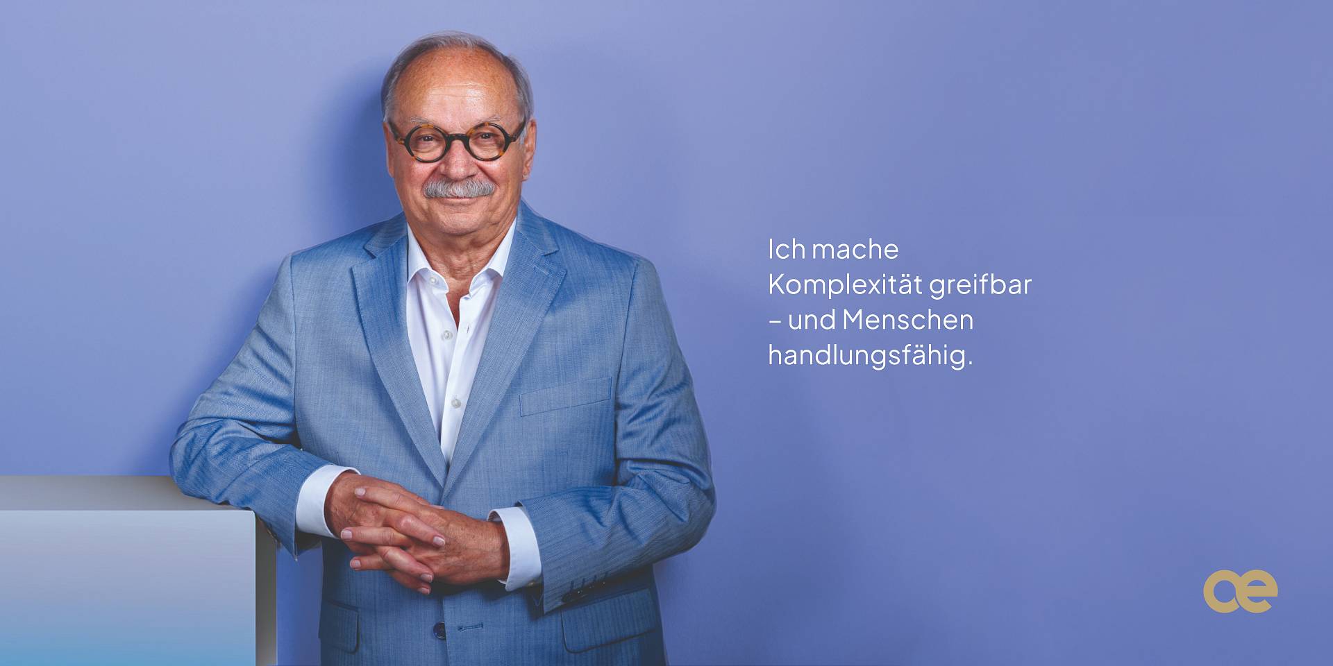 Dr. Uwe Böning im blauen Sakko